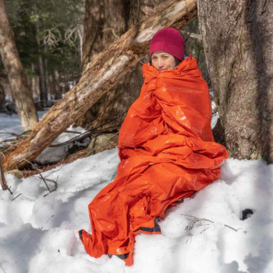 FrostVakt Bivy Bag – Den Kompakta Nödsovsäcken