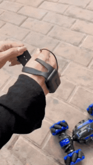 MagicMotion StuntCar – Stuntbil styrd med handen + fjärrkontroll